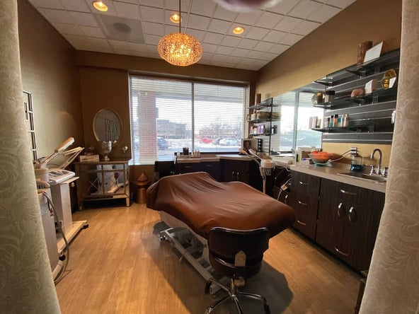 Sola Salon Studios in Birmingham, MI – Salon Suite for Rent