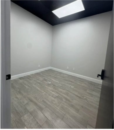 Salon Suite/Room for Rent