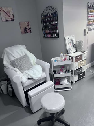 Shared salon Suit