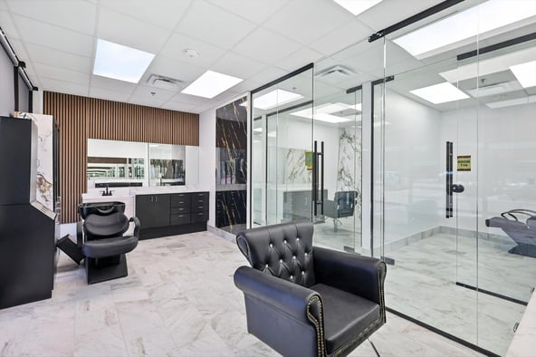 Paradise Suites & Salon