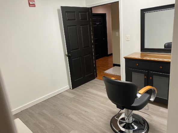 Salon Suites & Stations for Independent Beauty Pros | Signature Salon Pro