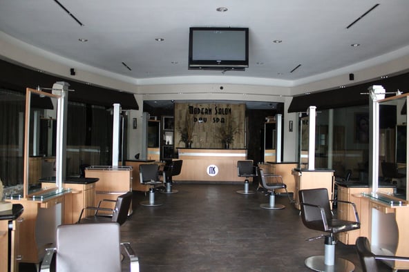 Turnkey Salon Space for Lease – Fully Built-Out with Stations and Mirrors
