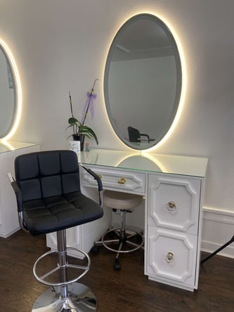 Lash Bar in beautiful Old Town