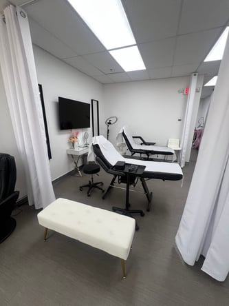 Bed and Space Rentals for PMU Artists, Lash Artists, Estheticians Reg. & Advanced, Injectors, Etc.