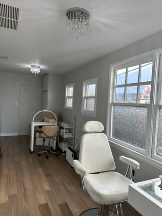 Manicurist space for rent