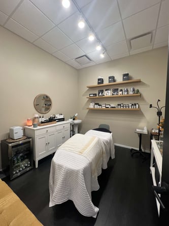 Beach front Esthetician suite / Daily or Monthly Rate / Great Value / Fully furnished