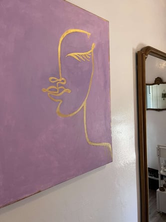 Room in busy anti aging center for rent