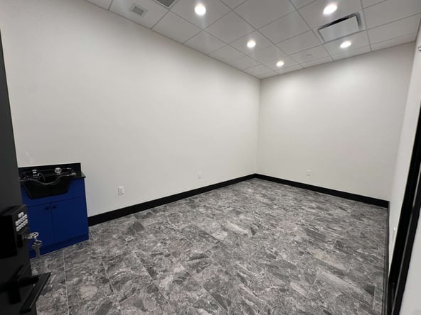 Luxury Salon Suites in Brickell – $375/week! ONLY ONE REMAINS
