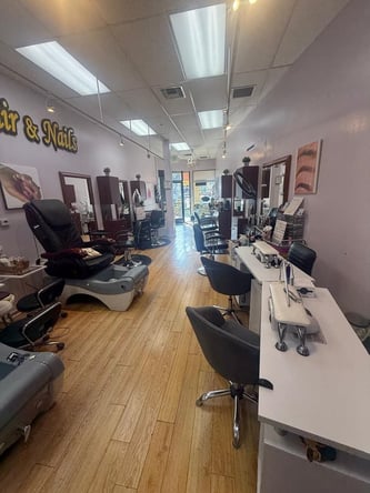 salon chair and Nail table for rent – tarzana /clean &Modern salon