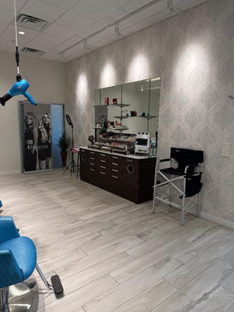 Chair Rental in High End Luxury salon (G2 Backstage Salon and Spa)