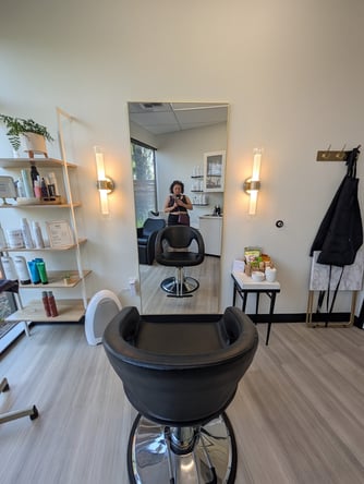 Seeking Professional Stylist to Share Beautiful, Bright Suite at Bello Salon Suites!