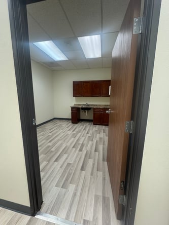 PRIVATE SALON SUITE