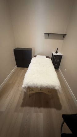 Esthetician or PMU Artist in Whittier, CA.