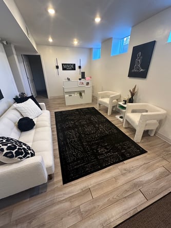 SALON SPACE FOR RENT