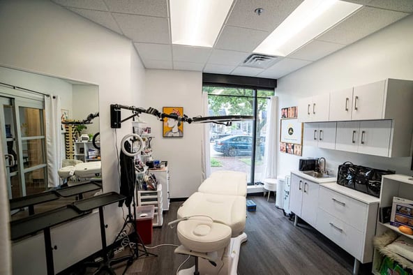 Sola Salon Studios in Highland Park, IL – Salon Suite for Rent