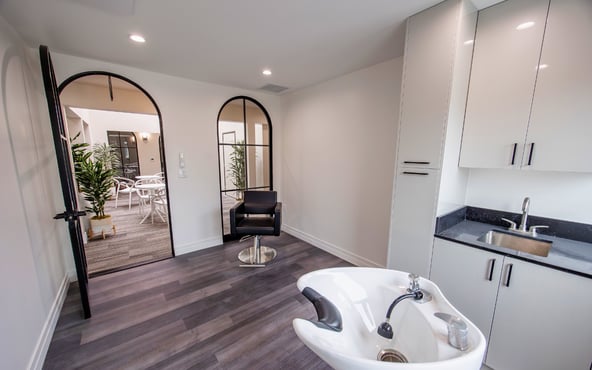 Window Suites for Beauty Pros in La Jolla Village
