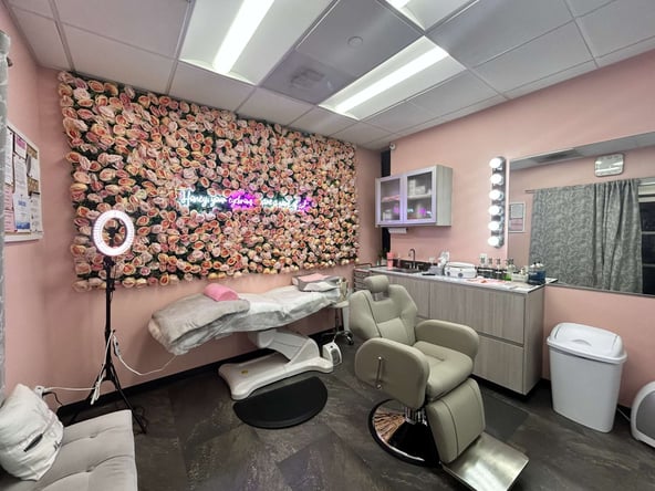 Waxing/Lash studio for rent