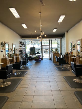 Beautiful Hair/Make Up Station for Rent – Modern Busy Salon, Great Location, Amenities Included