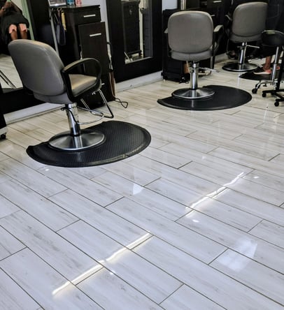 Available now, lovely Salon Stations in Lawrenceville, GA. Come and experience business better w/ us
