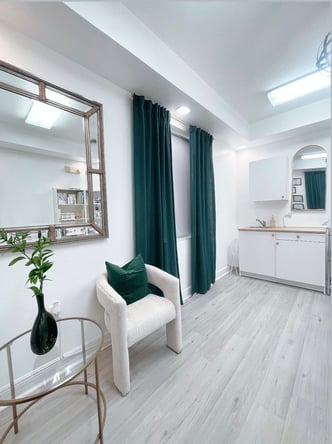 Perfect location, Wesley Chapel Salon Suite Available