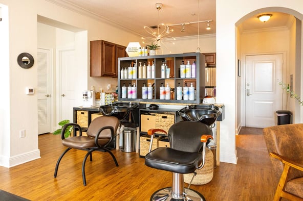 Hair Salon Chair for Rent in Upscale Winter Park/Maitland