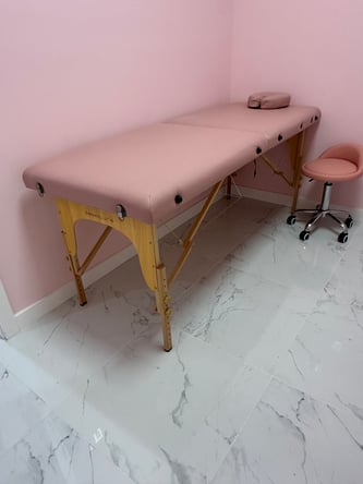 Salon Suites in PRIME East Orlando Location for Rent!