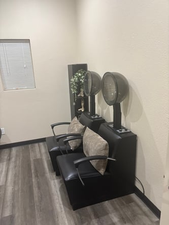 Salon Booths & Suites for Rent – Melted Beauty Lounge, Las Vegas