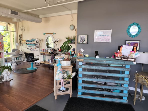 Salon – Prairie Crossing – Grayslake / Libertyville
