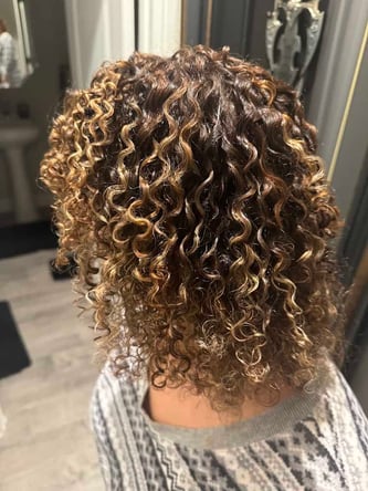Sola Salon Studios in Fort Worth, TX – Salon Suite for Rent