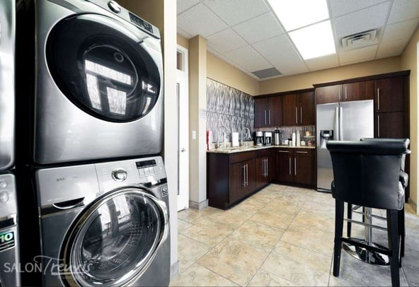Daily, weekly and monthly premium Salon Suites all inclusive – Fully Equipped