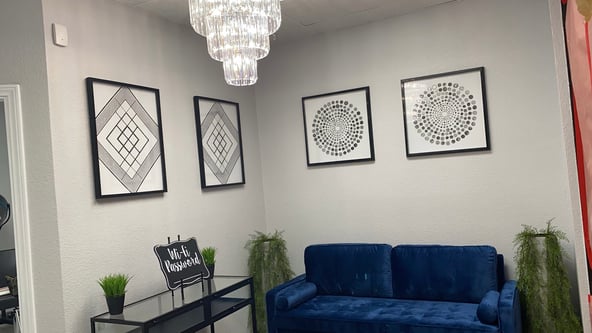 salon suites available for rent