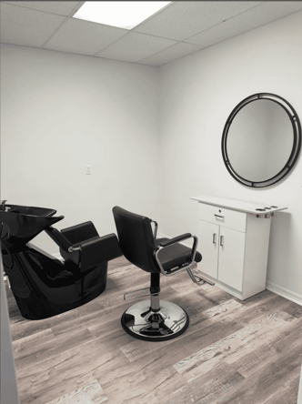 Private Salon/Wellness Suites Move-in Ready!