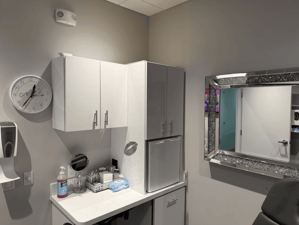 Your Dream Beauty Suite is Available!- $1450/month (Kissimmee)