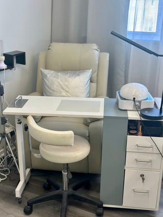 Manicure & Pedicure Chair for Rent – Beverly Hills