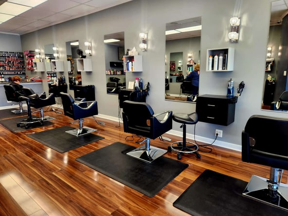 Northshore Beauty Salon Chair For Rent