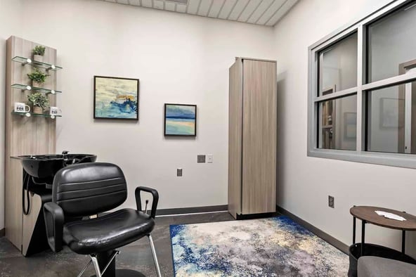 Sola Salon Studios in Fleming Island, FL – Salon Suite for Rent
