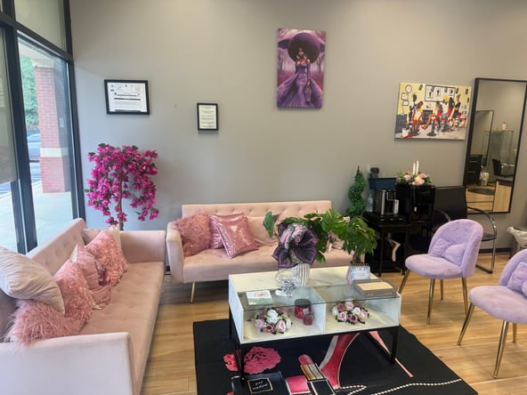Seeking beautician for chair rental