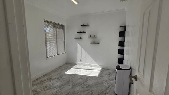 PRIVATE SALON SPACE FOR LEASE – FREE 1 month rent in MORGAN HILL, CA