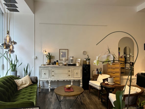 Bombshell Collective Salon Space for Artists / Downtown Vancouver, WA