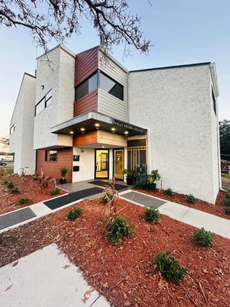 The Retreat Salon + Spa Suites Tinseltown Location