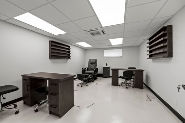 NEW LUXURY SALON SUITES & AFFORDABLE