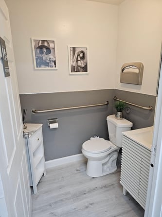 Premium Salon Booth for rent – Orange County