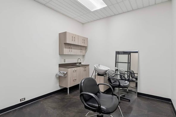 Sola Salon Studios in Phoenixville, PA – Salon Suite for Rent