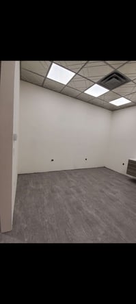 Spacious Luxury Salon Suite for Rent
