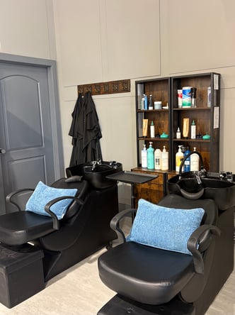 *Chair Rentals Wanted* Best Price in Town * Beautiful New Salon * Products / Tools Included*