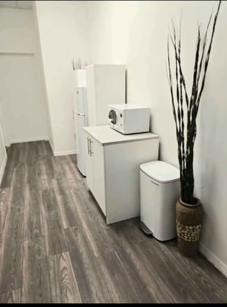 Salon Suite Rental