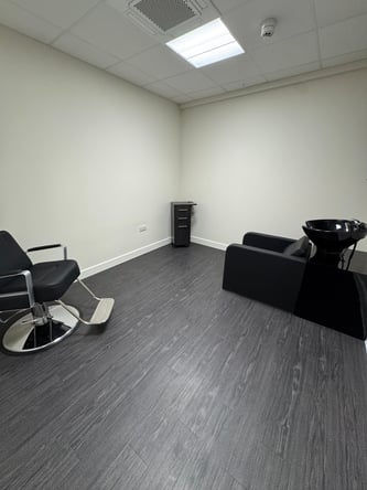 Premium Salon Suite for Rent – Phenix Salon Suites, Nottingham City Centre
