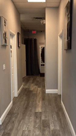 Newly Remodeled Salon: Chairs & Rooms Available Prime location in Middletown, DE