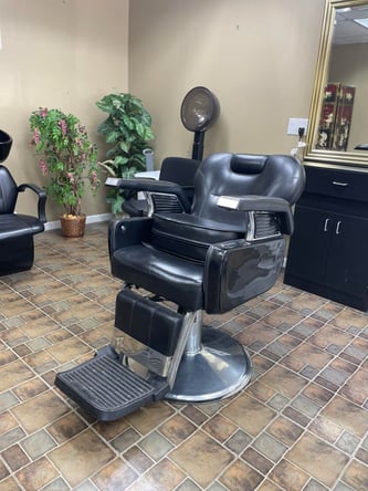 Barber Booth Available – Prime Spot in Acworth!