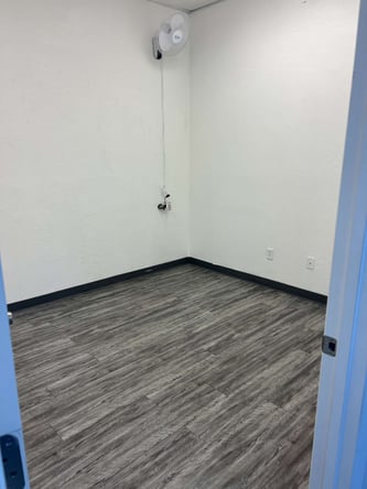 Bed Station, Hair Station, Private Suite and Nail Station Available